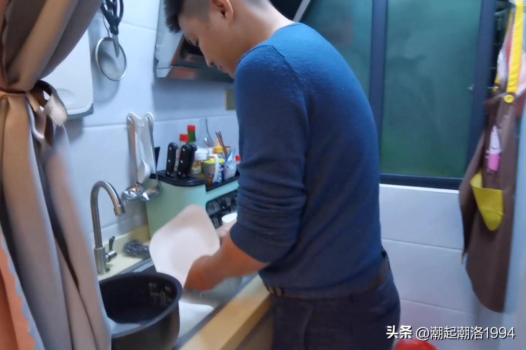 我有个残疾哥哥,爸妈让我出钱给侄子买房,我偷偷做了个决定