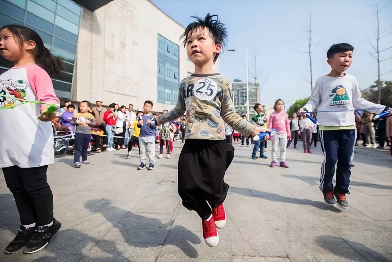 12岁儿童打生长激素一针多少钱,生长激素一针1200