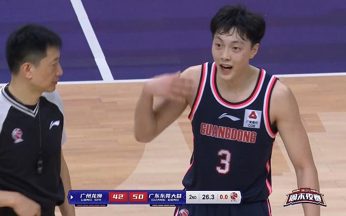 没了杜锋真不行！徐杰胡明轩合砍28+10，广东101-79轻取龙狮