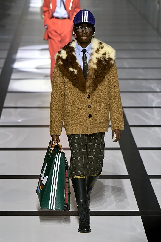 2022年年度最佳包包,2022年最流行的最简约手提包