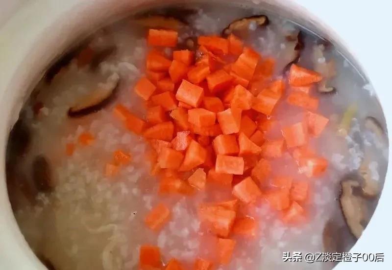 干贝鲜虾海鲜粥汤鲜味美营养丰富,潮汕鲜虾干贝海鲜粥做法原料