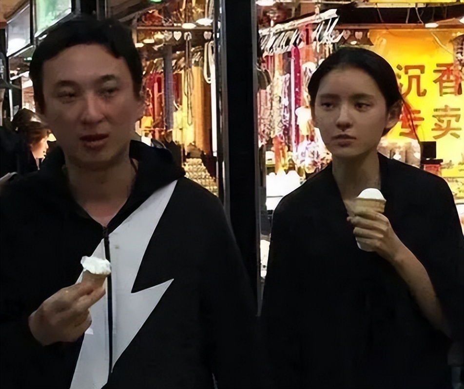 王思聪带美女开豪华游艇,王思聪开私人飞机带着网红去三亚