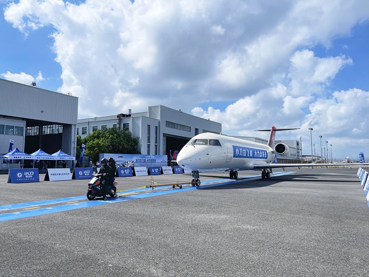 小刀电动车青蜂侠极速版,小刀电动车青蜂侠怎么样值得买吗