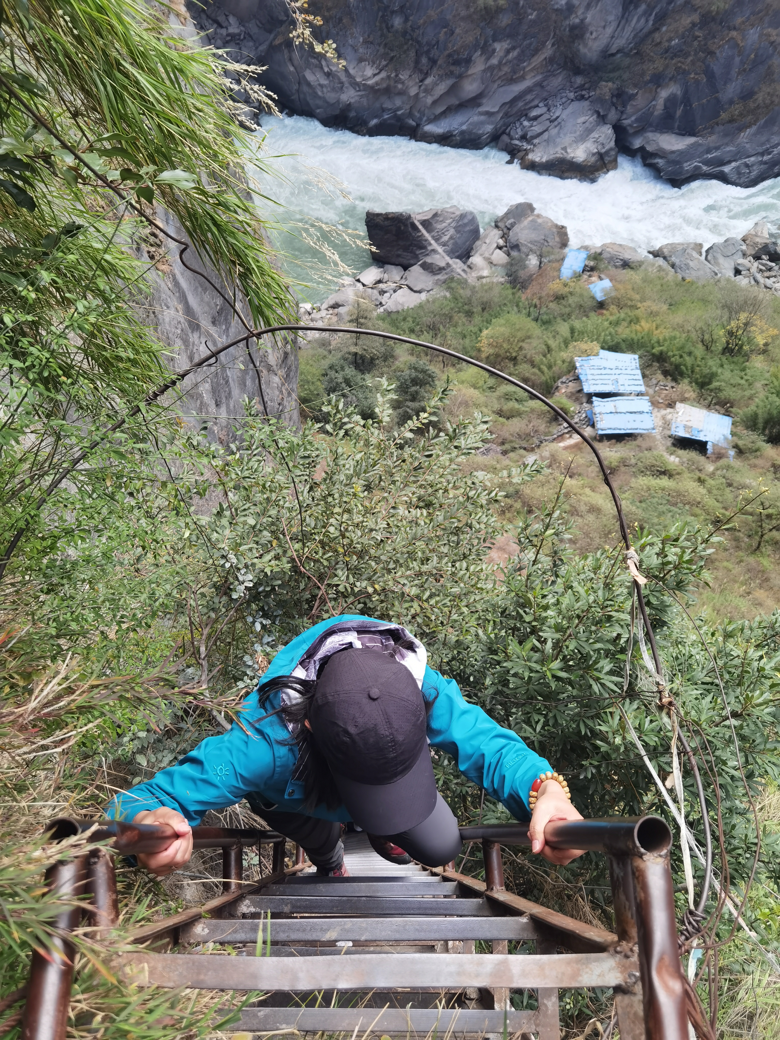 虎跳峡高路徒步最难走路段,虎跳峡高路徒步两日游在哪住宿