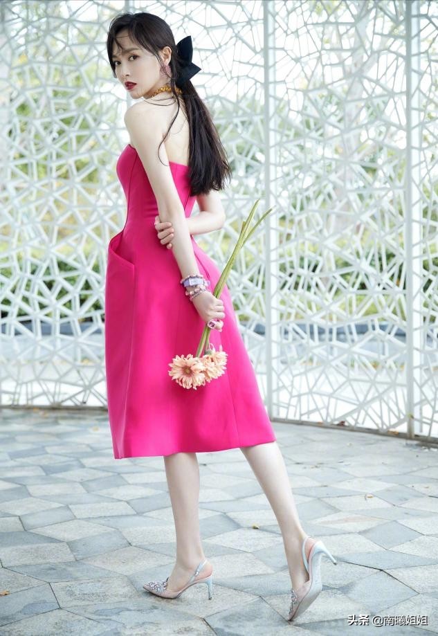 蜜桃臀不受宠了，现在流行的是克拉臀！网友：难怪直男都喜欢