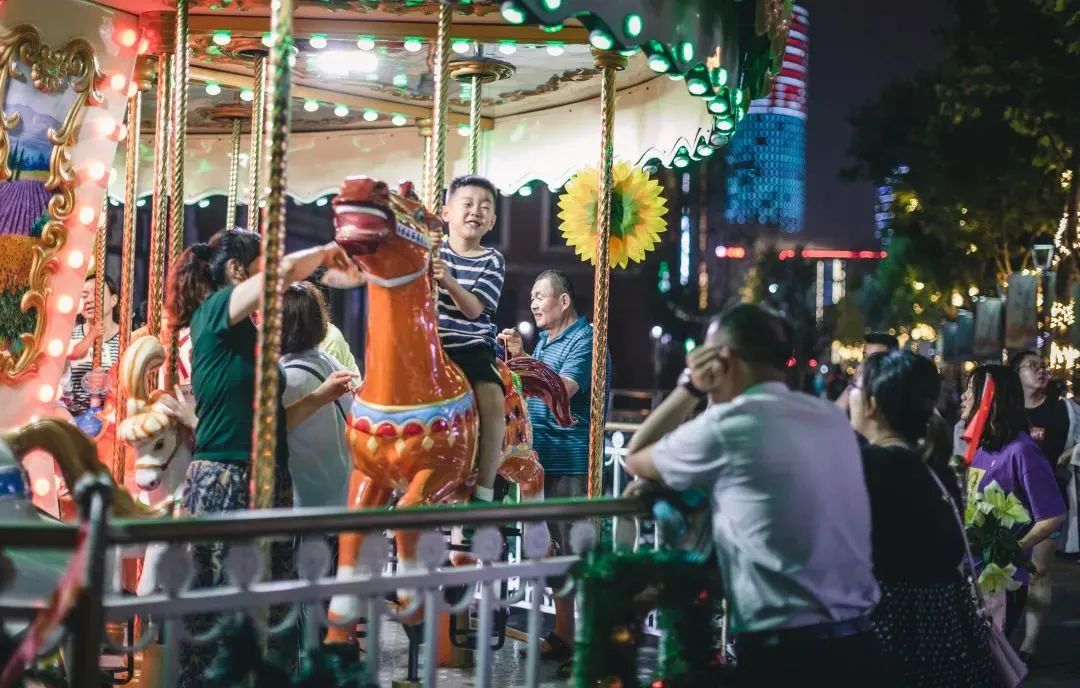 好看又好逛，不愧是济南的夜！来感受济南夜晚的美好吧~