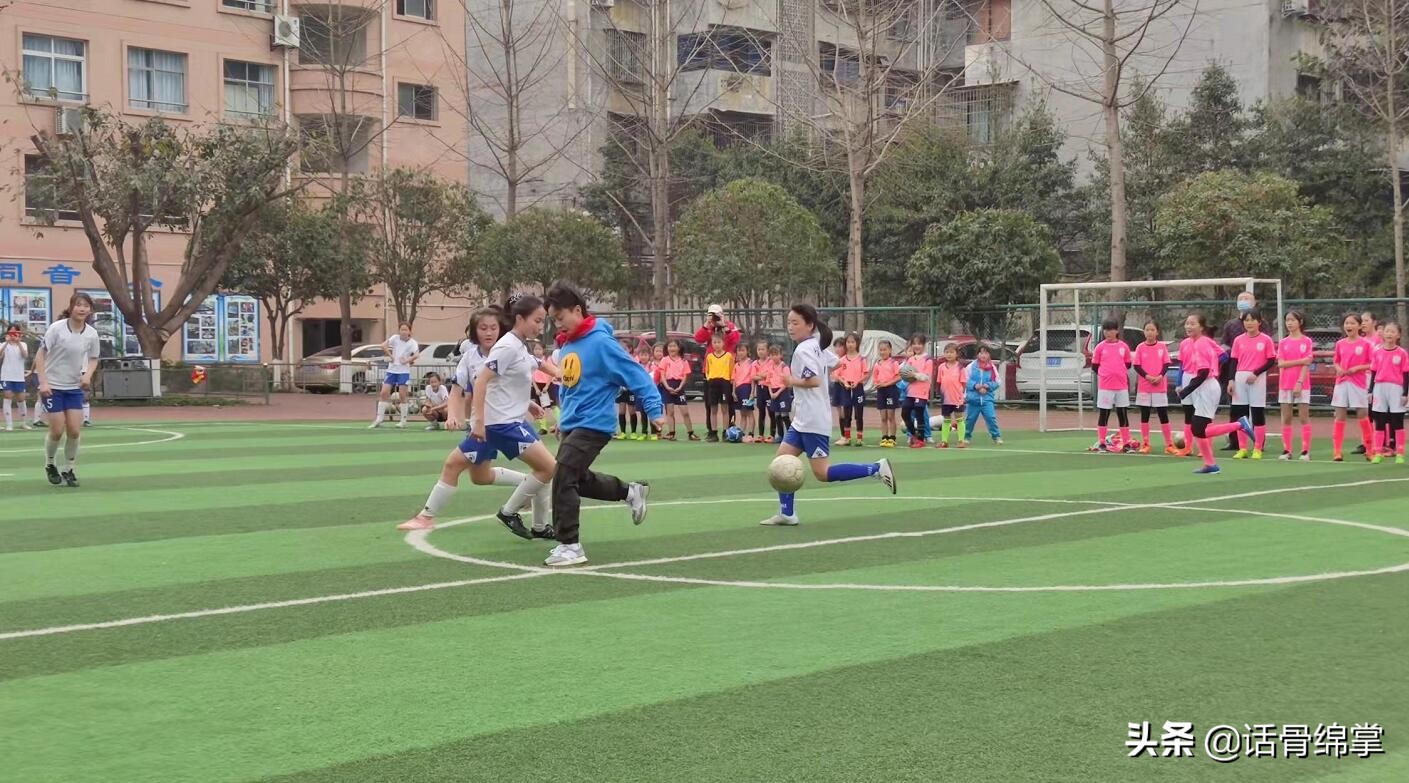 张琳艳家乡看女足夺冠,张琳艳冠军采访