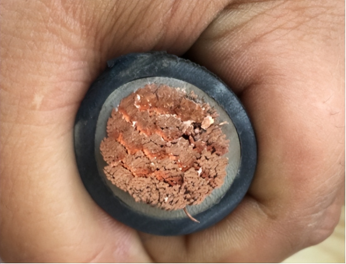 公司举报离职员工受贿,员工举报单位违法被开除