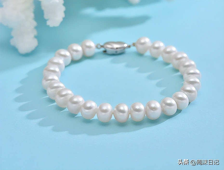 一生一条珍珠项链年轻时髦,女人一生必须要有条珍珠项链