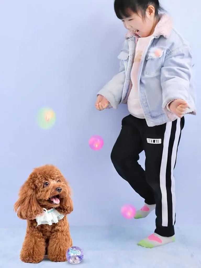 温州小伙摆地摊,摆摊小伙卖文具