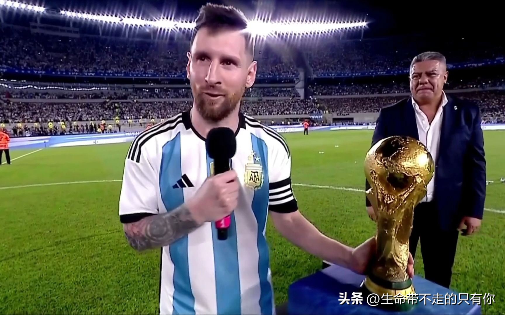 抛开足球不谈c罗是球王,梅西和c罗球技谁厉害