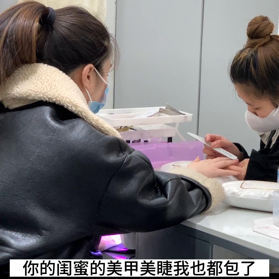 美甲店可以用什么产品拓客 (两个人的美甲店的拓客方案)