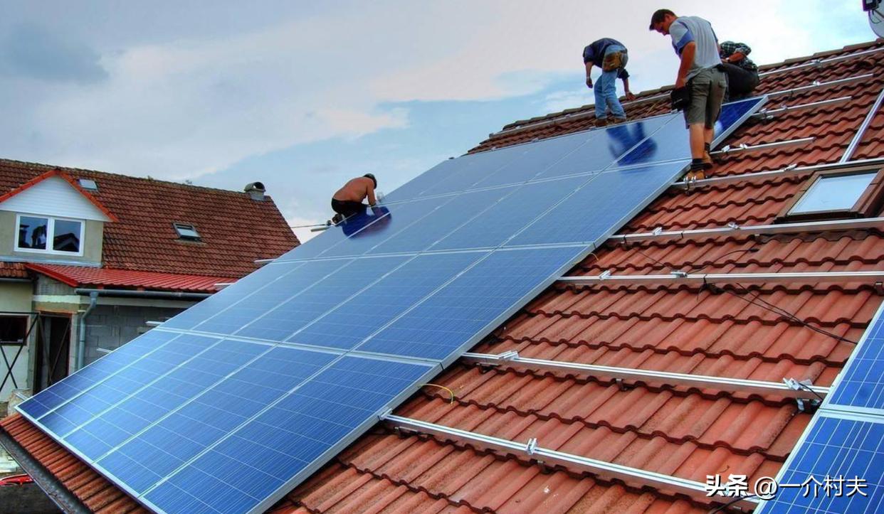 农村免费屋顶装光伏是怎么运作的,农村出租屋顶装光伏多套路