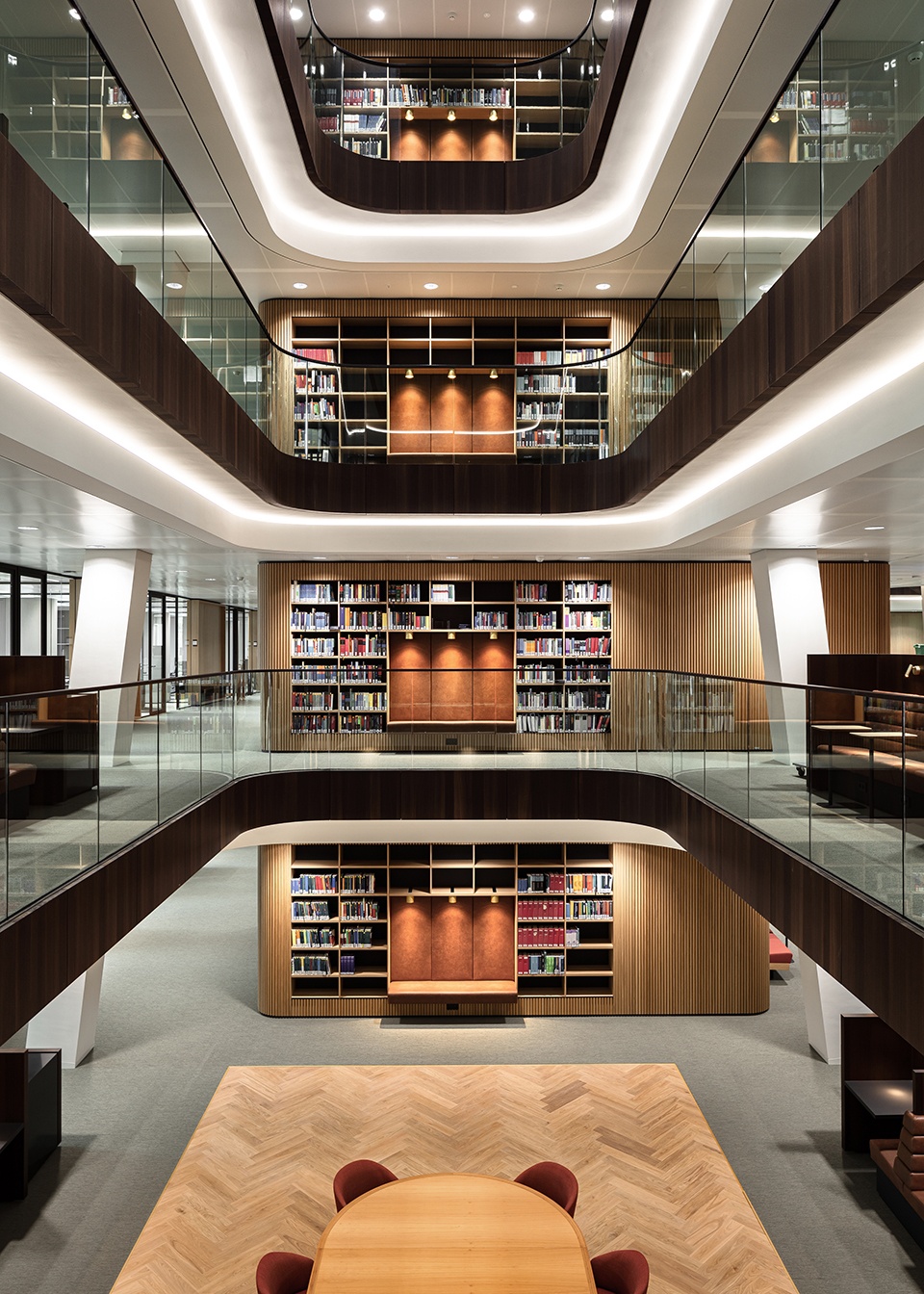 现代风格办公室设计企业,企业办公空间文化设计