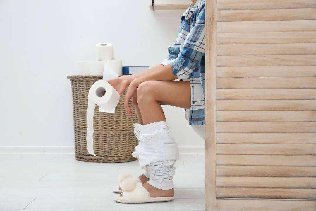 咳嗽打喷嚏漏尿最有效的恢复方法,女人一咳嗽就漏尿是什么原因