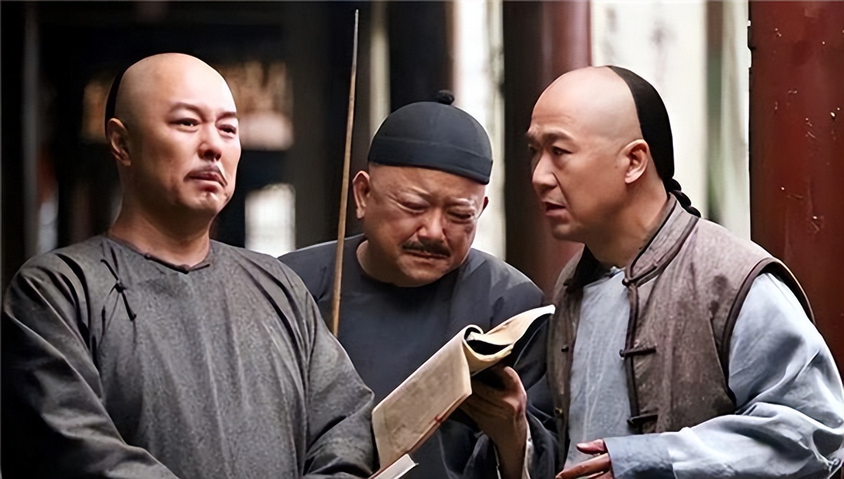 乾隆的“真容”被一意大利画师偷画下来，相貌竟是八字胡鹰钩鼻