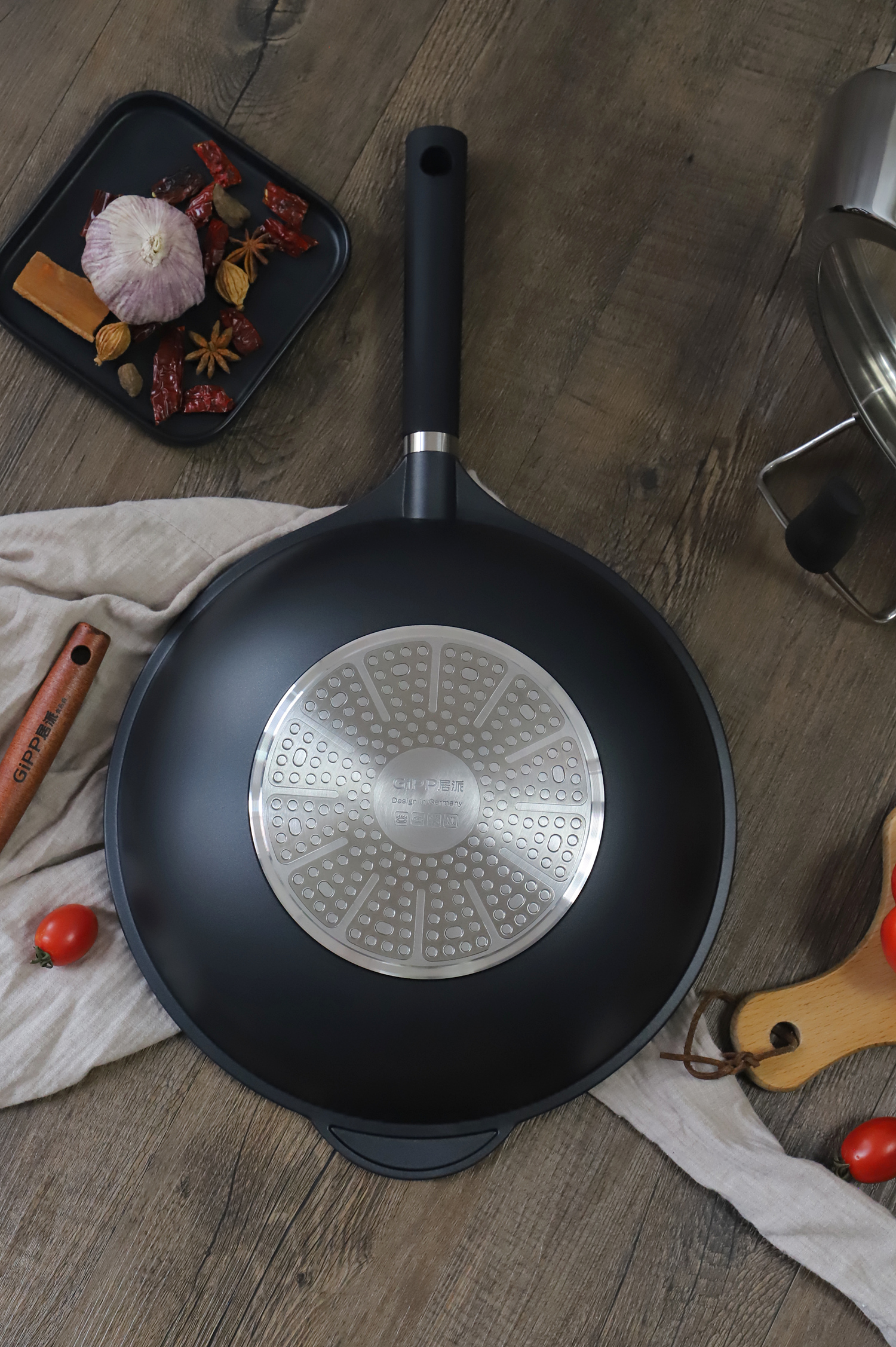 居派碳晶不粘锅测评,不惧铁铲的铁锅