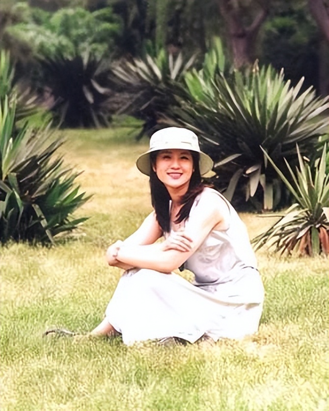 央视再也见不到的5位主持人，以为他们退休享福，其实已悄然离逝