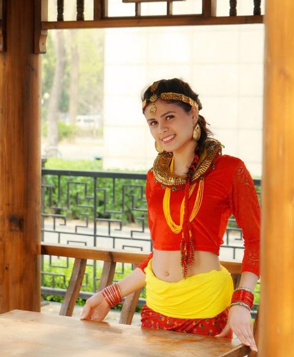 尼泊尔姑娘生活艰难真实照片,尼泊尔女性真实的生活