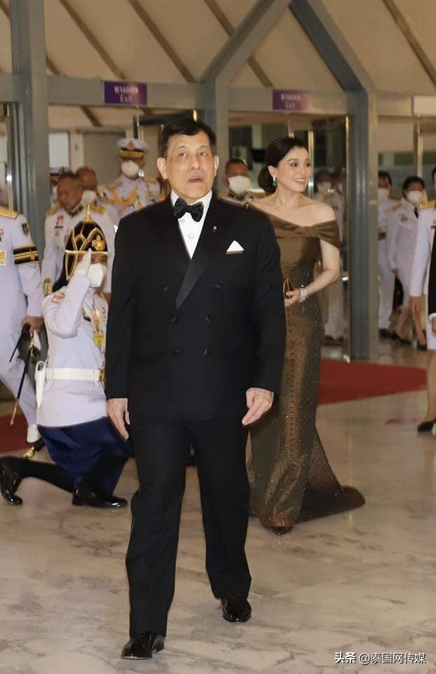 泰国国王王后最新新闻,泰国国王普密蓬诗丽吉王后60周年