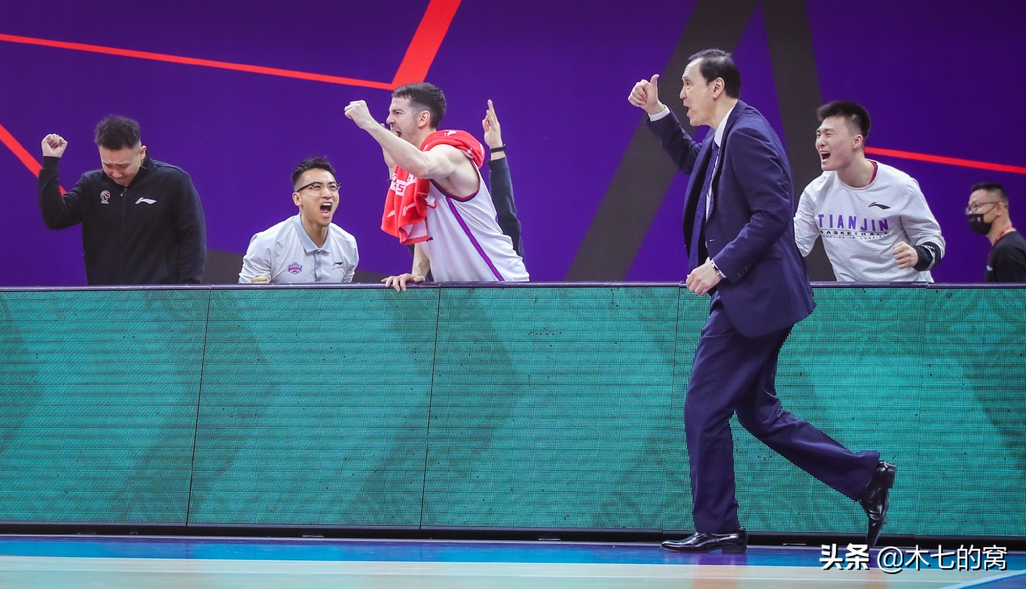 天津男篮勇士,勇士狂下3分雨迎4连胜