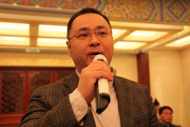 陈景润40岁誉满全球，47岁娶小18岁女军医，唯一的儿子成就如何