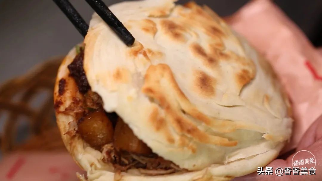 路边小摊豪横的一天,街边档口最火爆的小吃