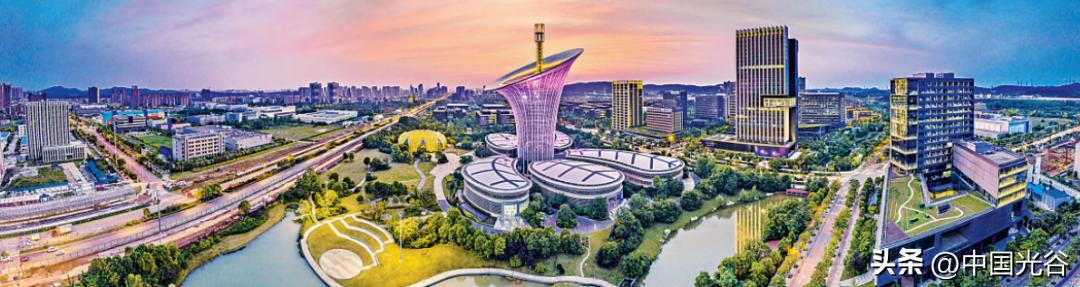 武汉新城新地标光谷之珠建成,建设中的武汉光谷新城