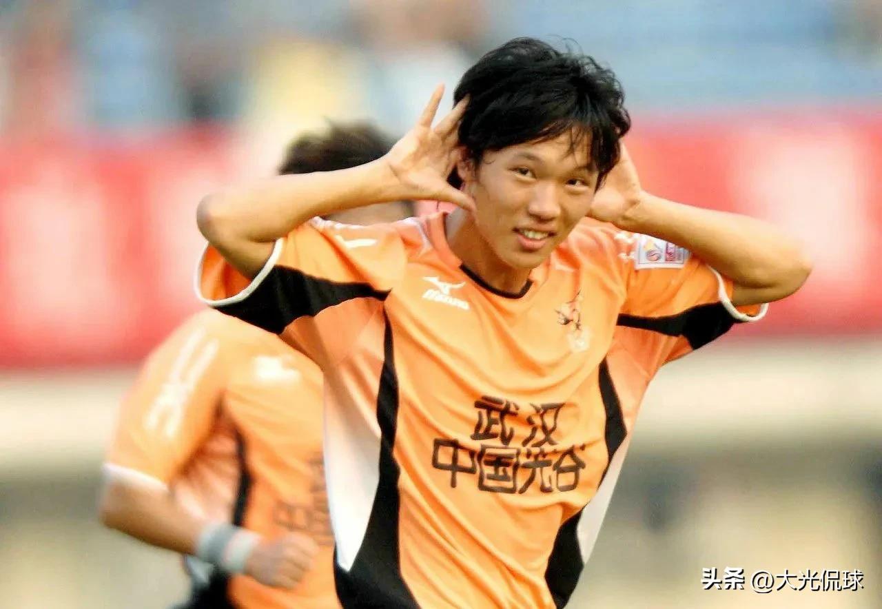 邓卓翔打国足视频,邓卓翔为什么打法国足球