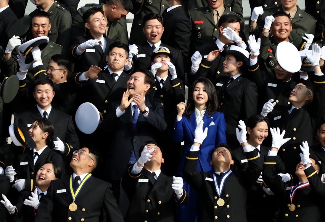 韩第一夫人访美韩服造型,韩第一夫人着装