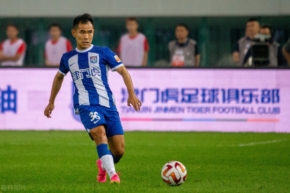 于根伟津门虎最新发布会,天津津门虎外援看于根伟踢球