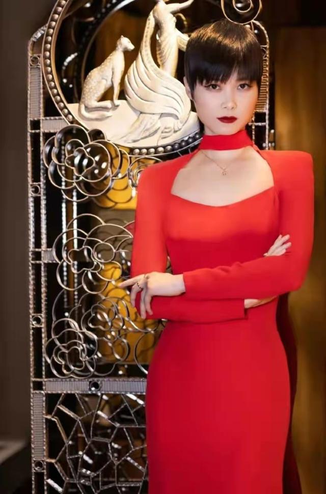 05超女李宇春夺冠背后,超女李宇春夺冠视频