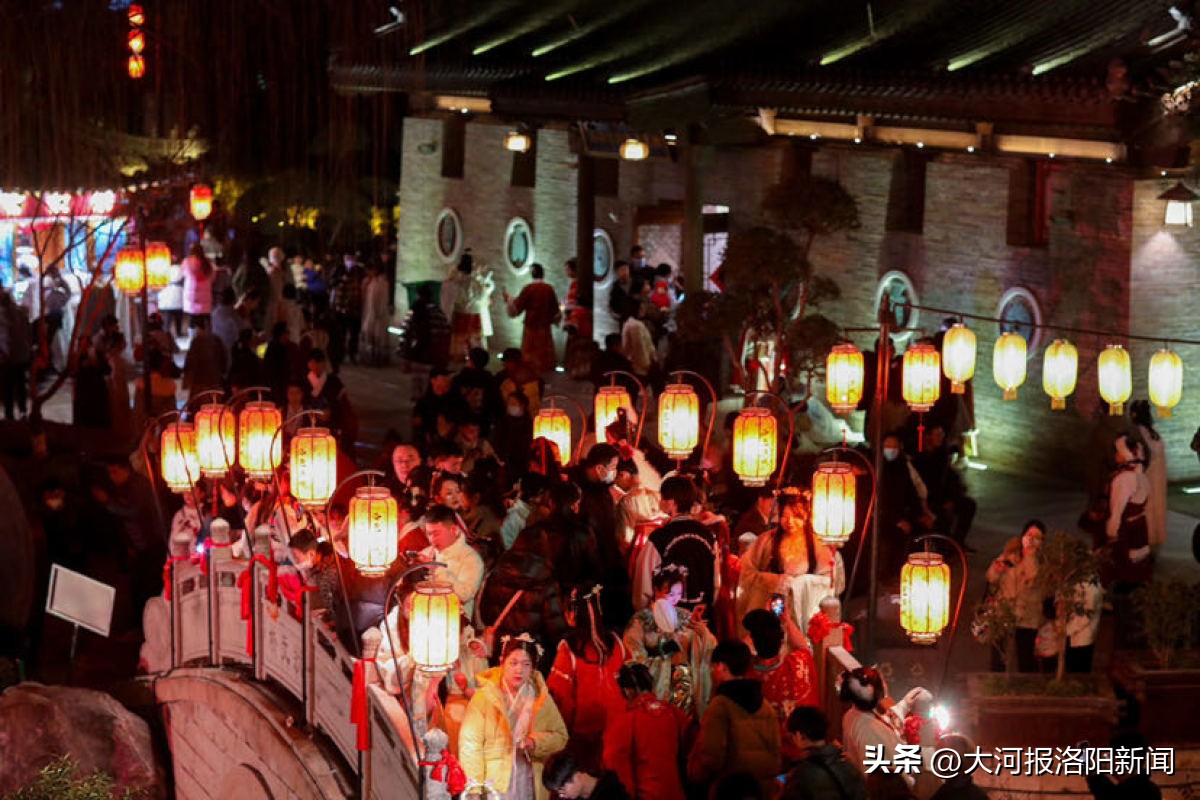 女孩开汉服店创业,洛阳汉服店老板月入15万流水