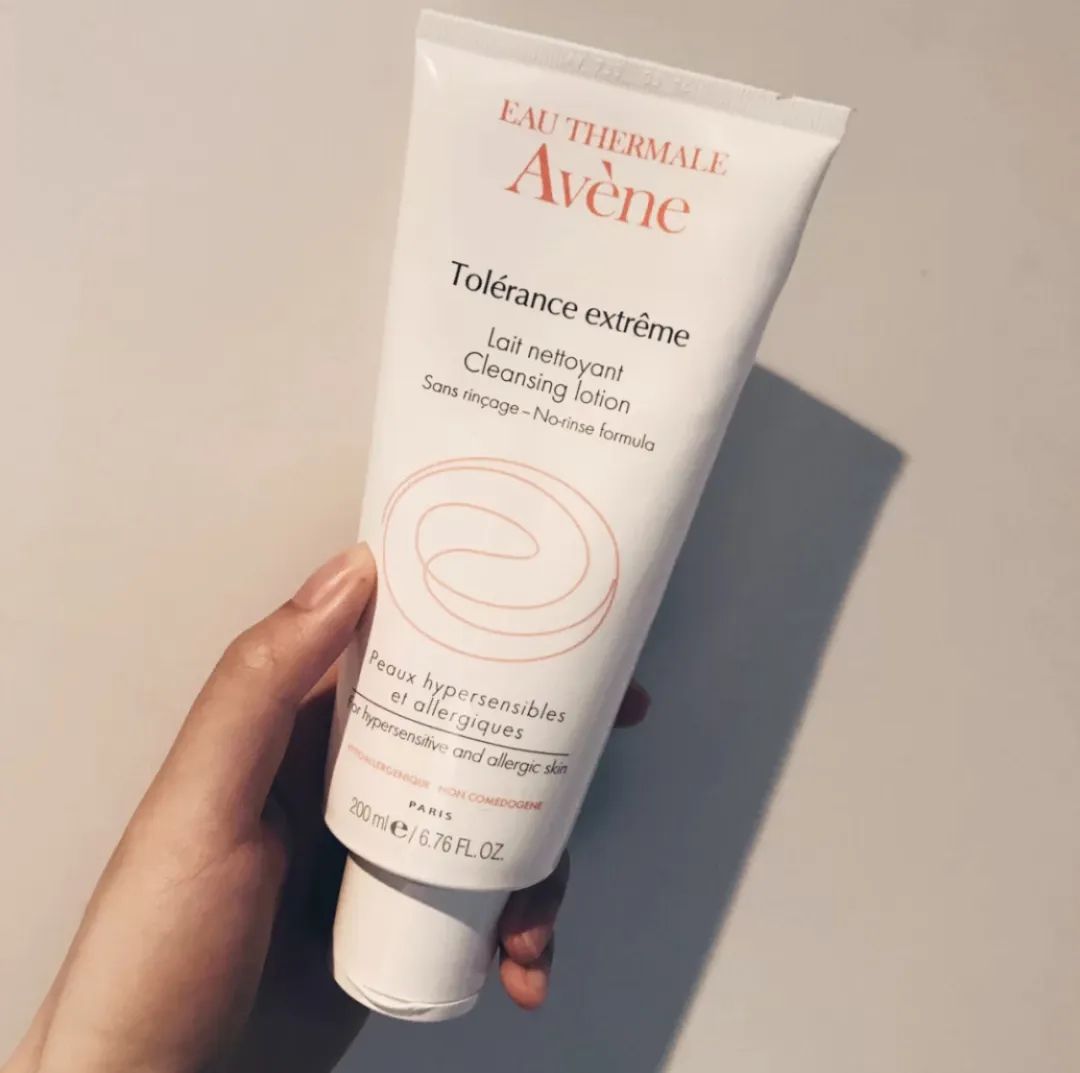 有哪些洗面奶可以让皮肤越洗越白,美白洗面奶保湿改善皮肤