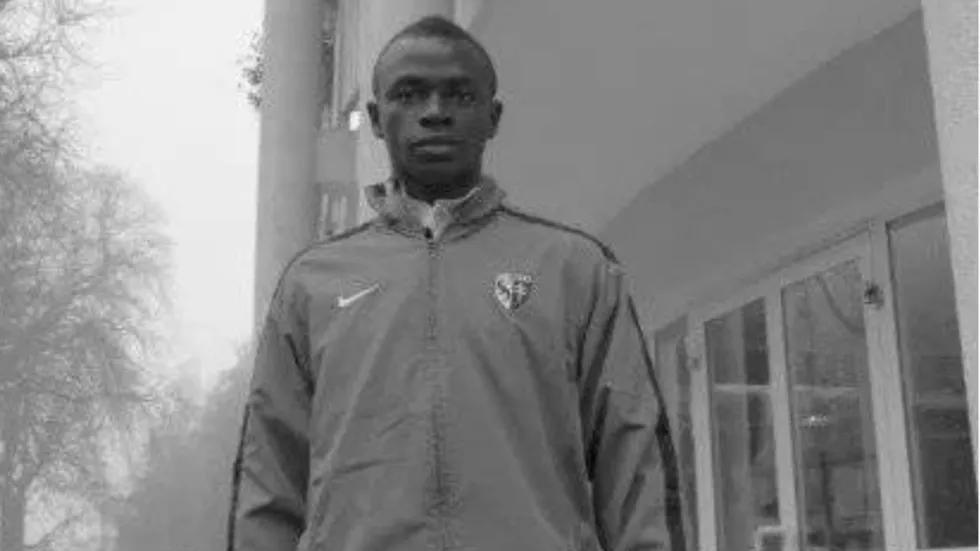 萨迪奥马内十个震撼进球,足球传奇人物马拉多纳