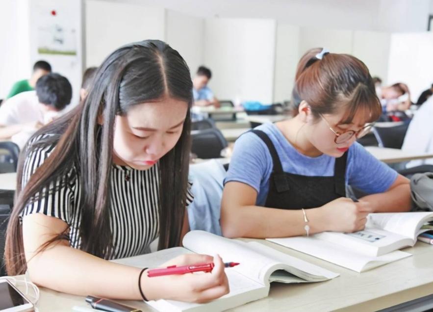 公务员待遇好的八大部门,公务员待遇最好的十个岗位图片