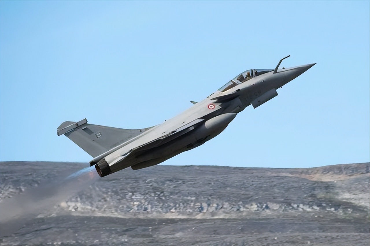 印度为何购买90架阵风？南亚两国空军崛起，歼10C出口形势大好