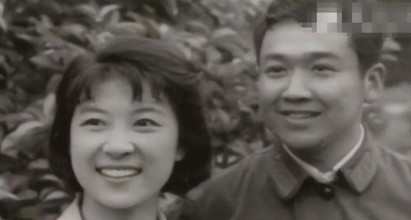 演员王骁与王馥荔,演员王骁是王馥荔的亲生儿子吗