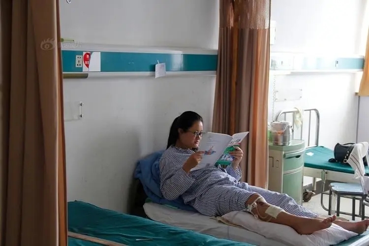 13年一女孩高考成绩从586变364，家长向教育局讨说法，结局大反转