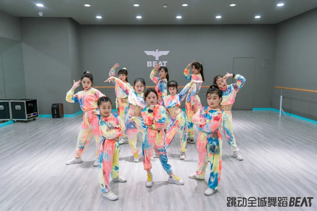 如何为孩子们选择正确的舞蹈课程和舞蹈类型？