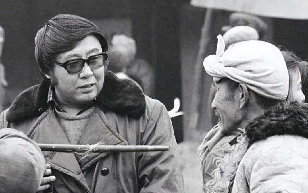 老汉宝刀卖500万专家指责现场,老人500万卖宝刀专家指责