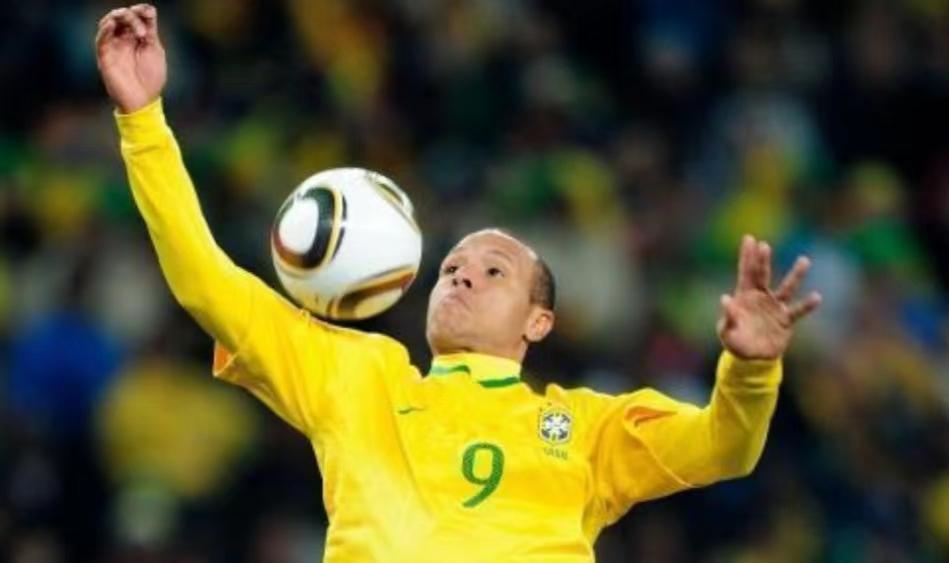 盘点巴西队历年9号：02年巅峰，一届不如一届，今年值得期待