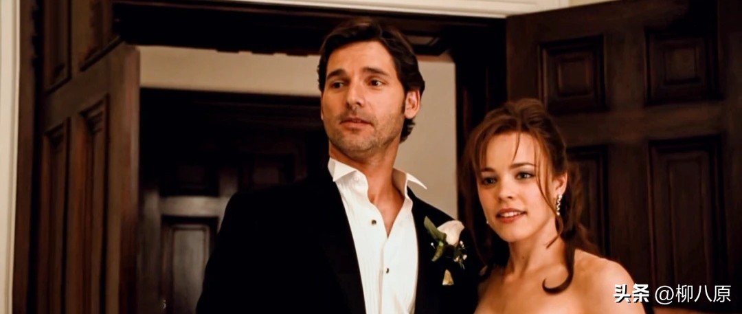 独特的空间连接方式,加上非线性时间线,创造出真实的角色情感