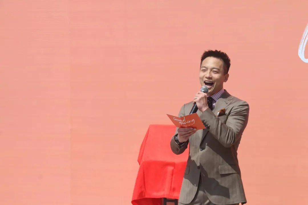 海牛圣诺保伦,天团西装秀