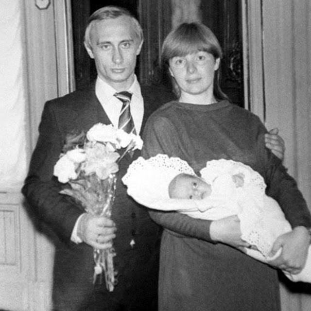 普京出任总统当晚视频,普京当选总统后流泪讲话视频