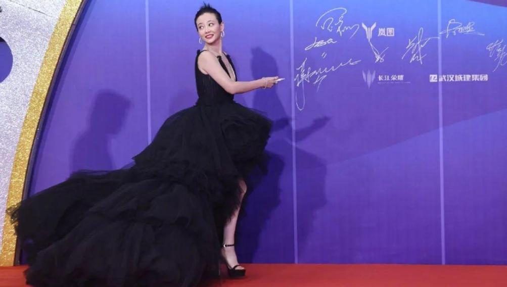 袁泉朱媛媛获奖视频,36届百花奖张译袁泉侯勇朱媛媛