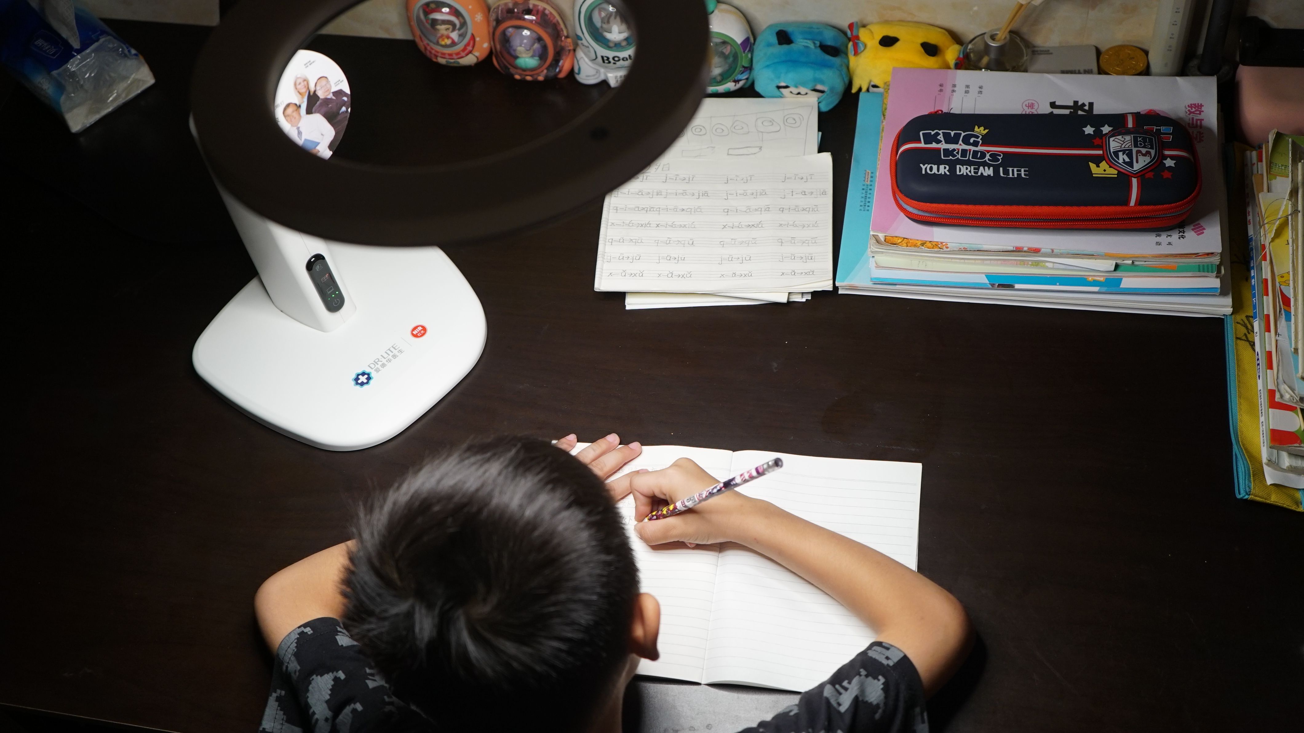 有红光护眼，还能提高孩子学习效率？爱德华天使2润眼灯测评