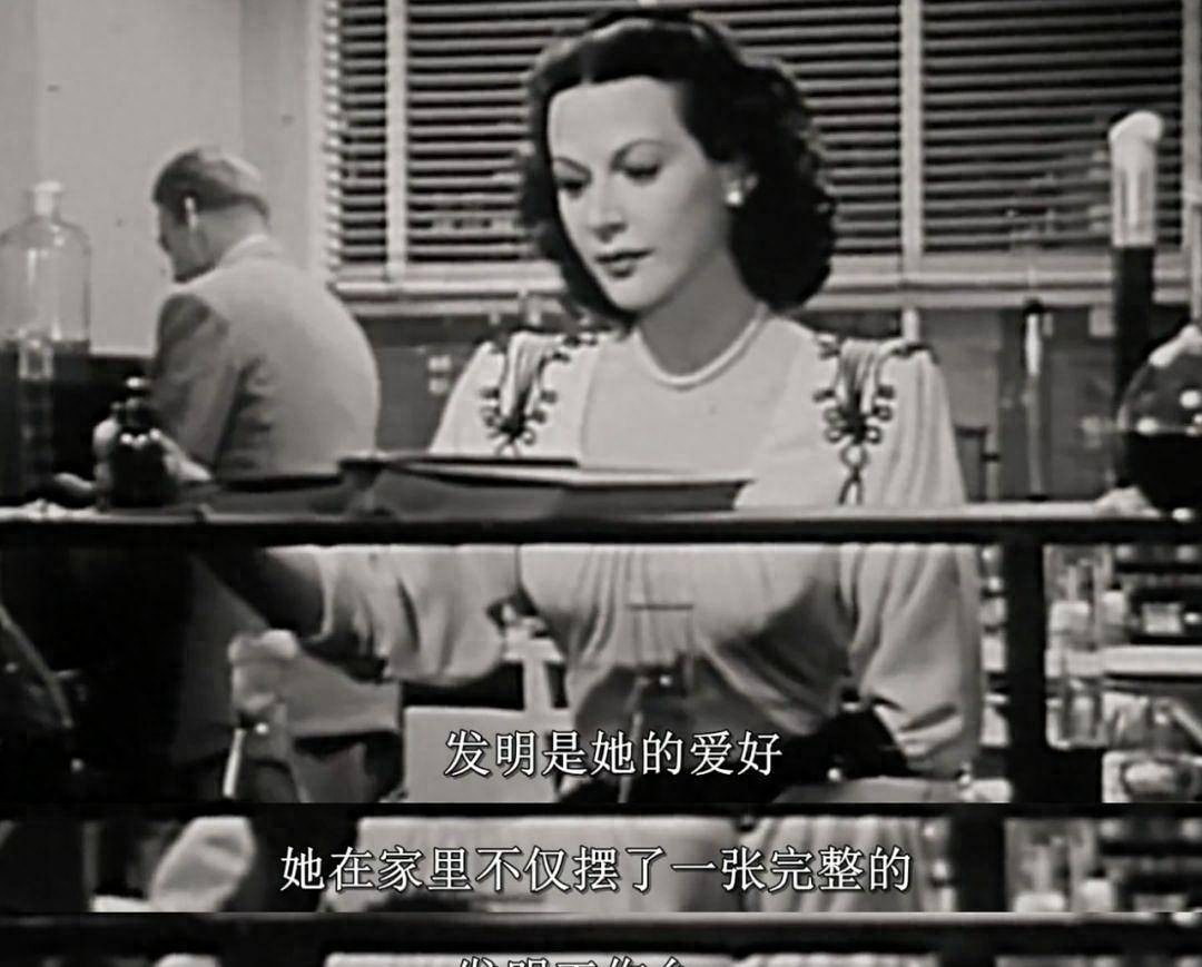 她是全球第一个全裸出镜的美女*星艳**,一生六段婚姻,晚年痴迷整容