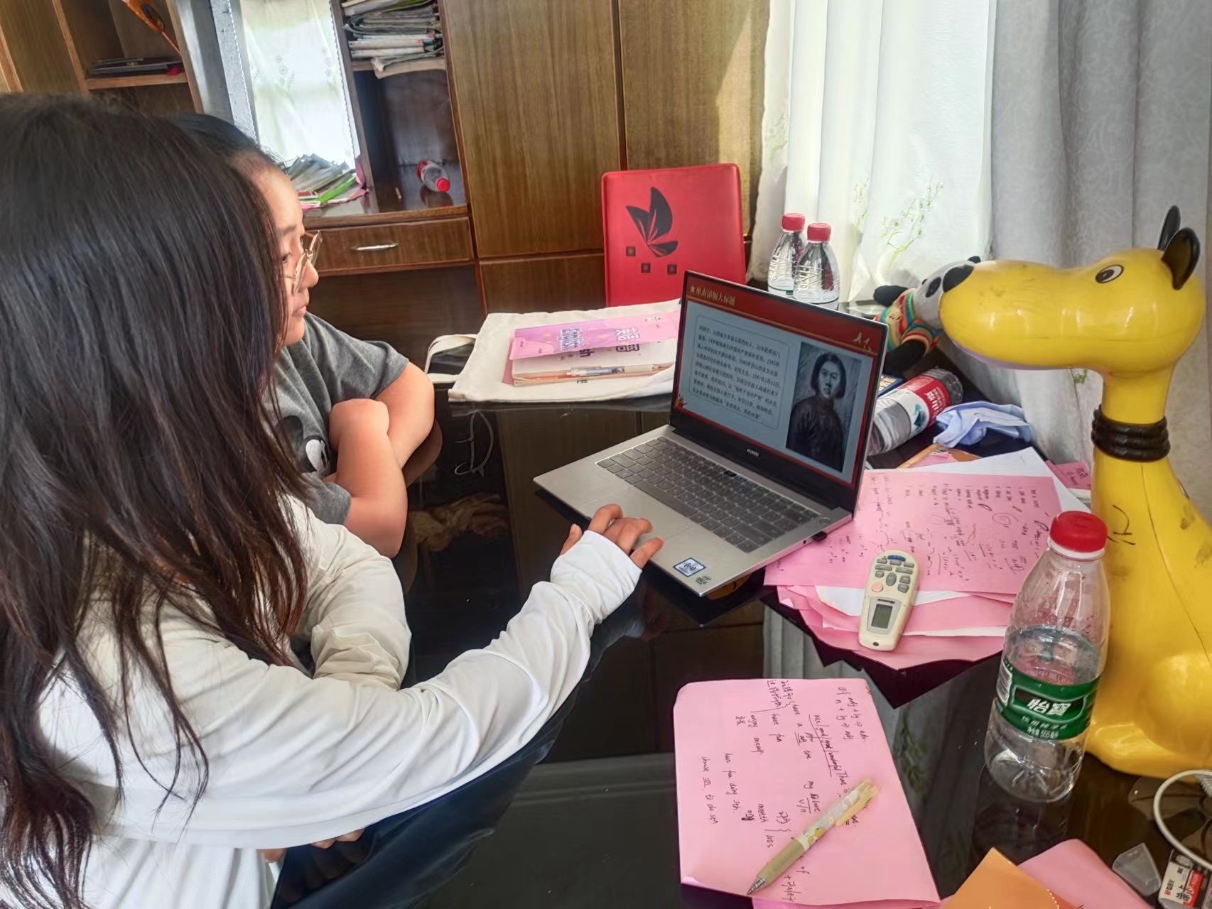 听红色故事悟红色精神源起何处,听红色故事悟红色精神主题班会