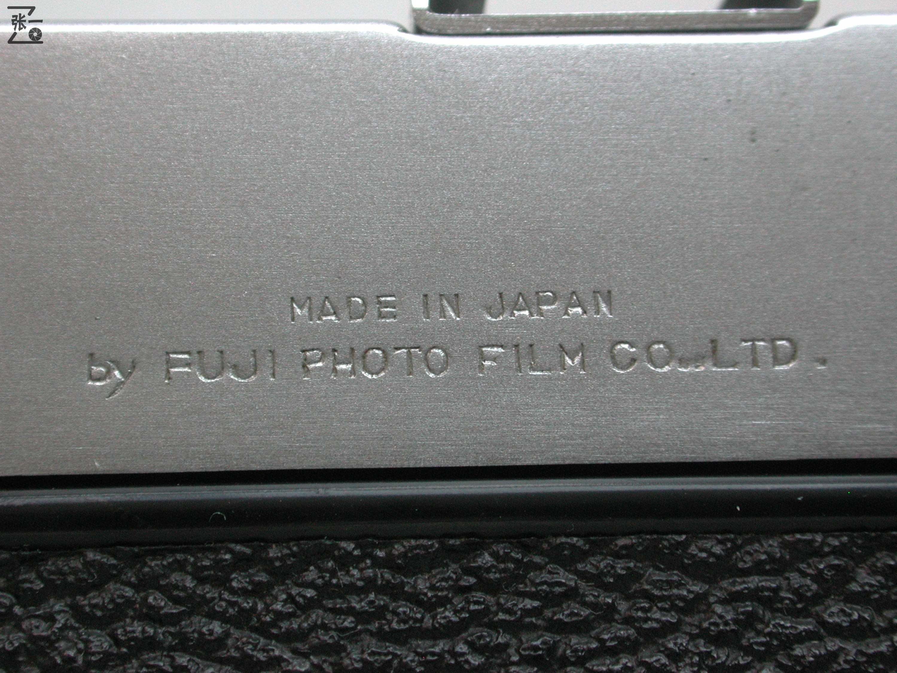 倒片旋钮在机身侧面的日本Fujica35Auto-M旁轴相机！1962年问世